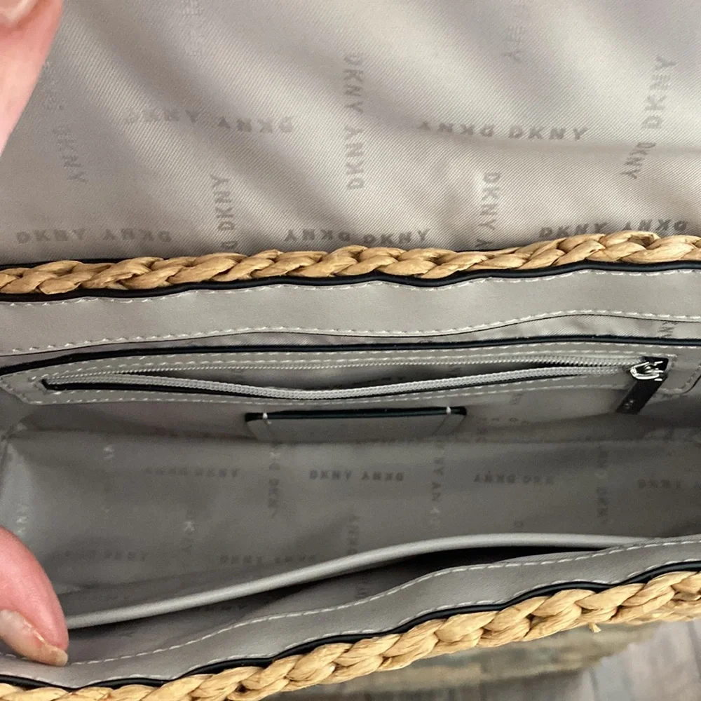 New! DKNY Leather & Straw Shoulder Bag - Picture 4 of 5